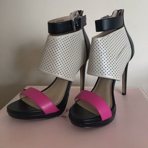 Juicy couture heels only warm once !